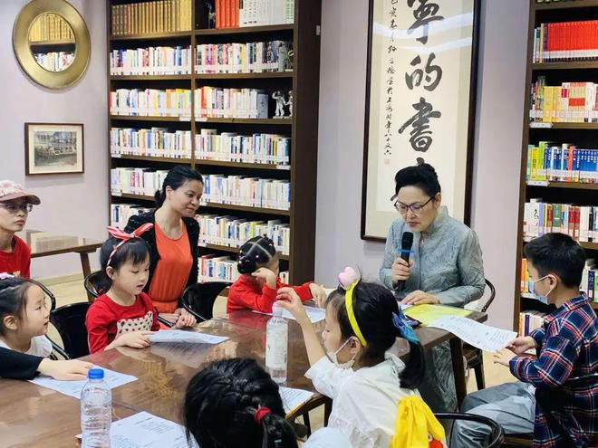 國慶黃金周鐵路出行與文化服務(wù)融合 上海站運輸方案與藝術(shù)咨詢雙線并進(jìn)